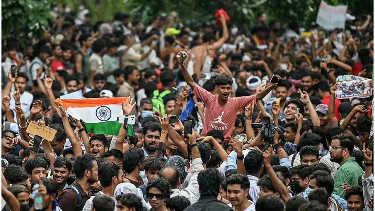 পড়শির শিক্ষা কি গ্রহণ করবে ভারত